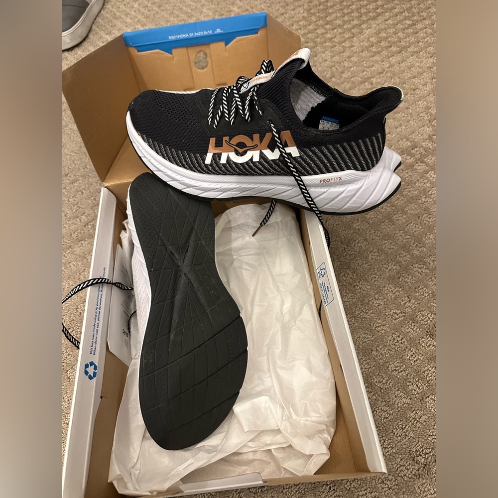 Hoka women’s carbon X 3 running shoe black white 8.5